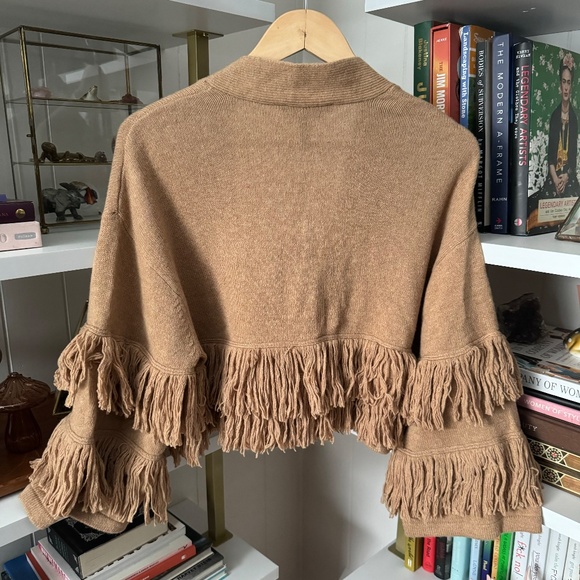 NWT Cropped BCBG Fringe Cardigan - Size M - Picture 3 of 6